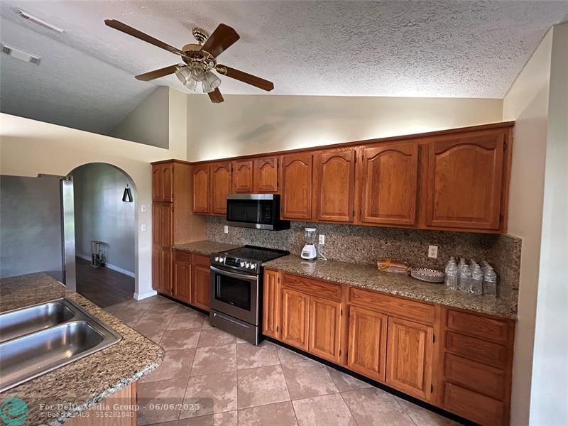 2232 SE Longhorn Ave, Port Saint Lucie, FL 34952 Photo