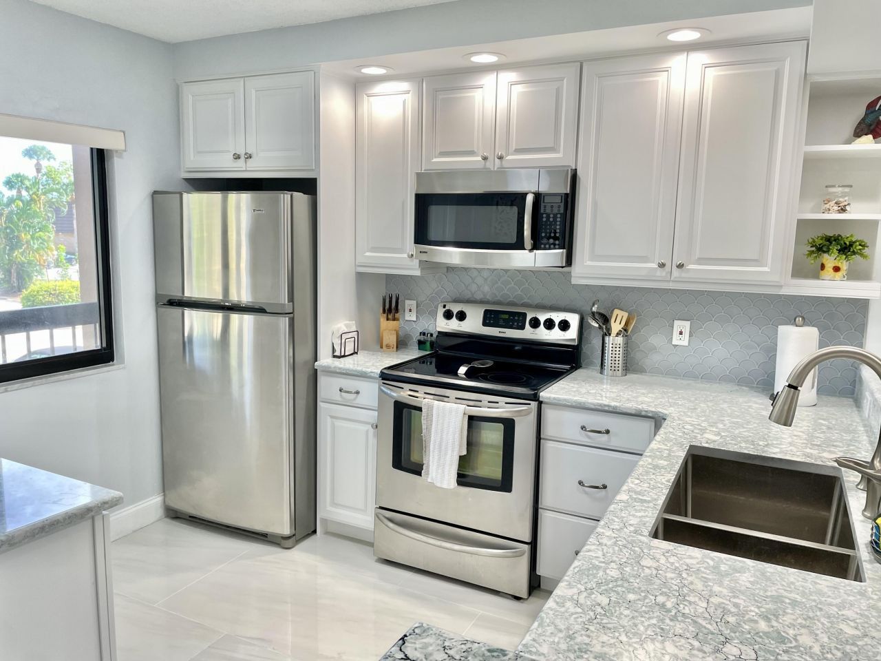 901 SW Seafarer Circle, Unit 202, Jupiter, FL 33477 Photo