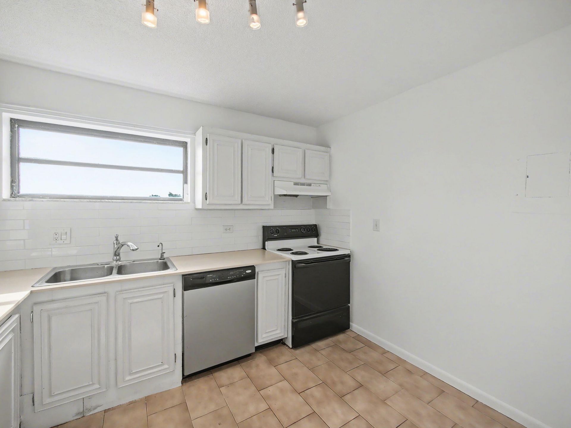 4800 Bayview Drive, Unit 606, Fort Lauderdale, FL 33308 Photo