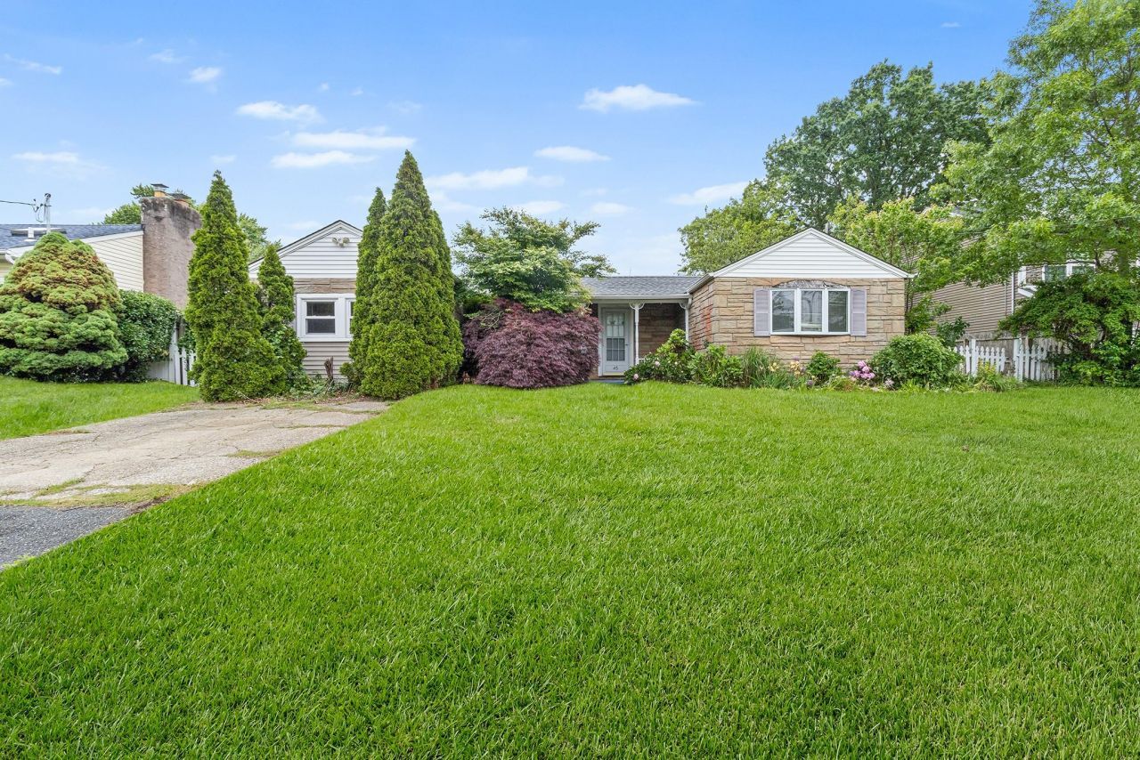 45 W 23rd Street, Deer Park, NY 11729 Main Photo