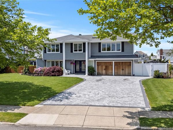22 Viking Drive, West Islip, NY 11795