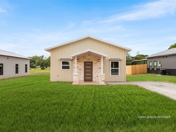 1109 E Navarro Avenue, Mart, TX 76664