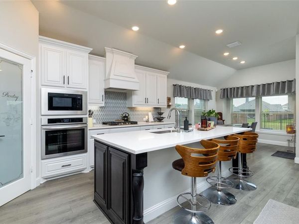 513 Livia Street, Burleson, TX 76028