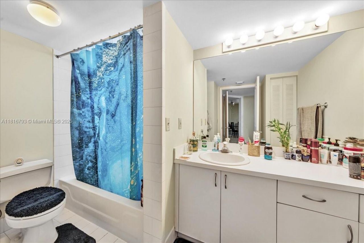 2351 Douglas Rd, Unit 1204, Miami, FL 33145 Photo