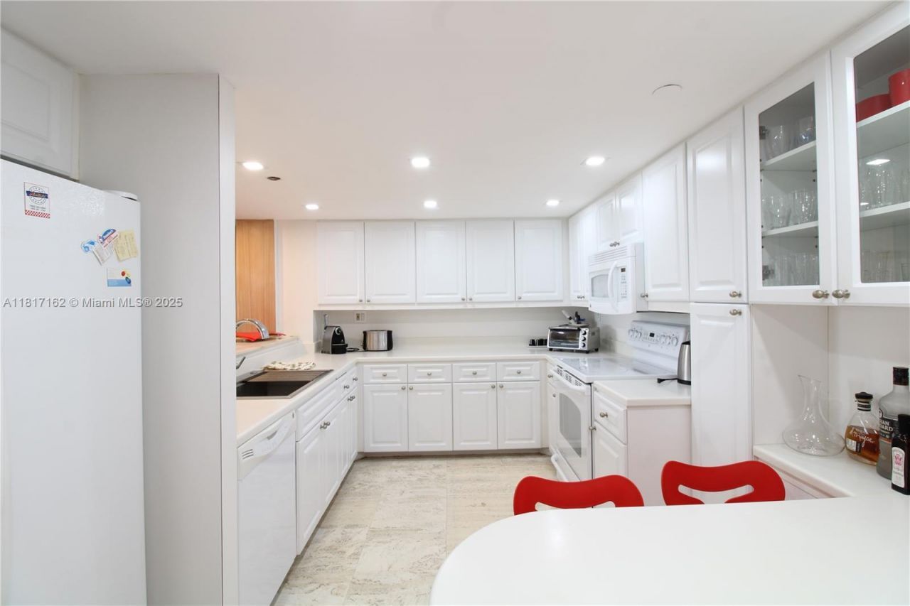 151 Crandon Blvd, Unit 702, Key Biscayne, FL 33149 Photo