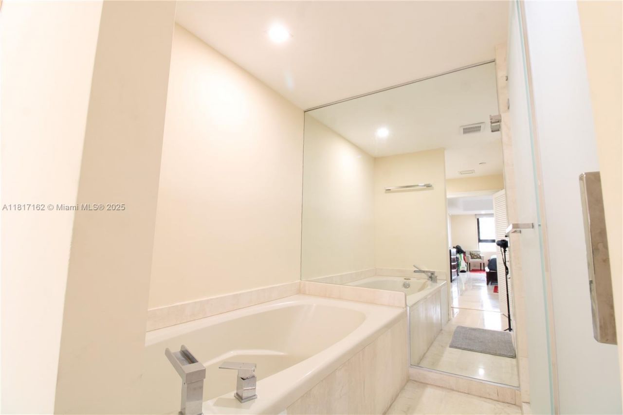 151 Crandon Blvd, Unit 702, Key Biscayne, FL 33149 Photo