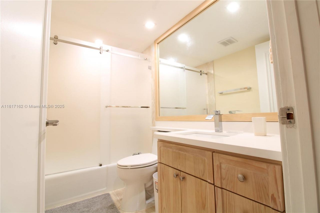 151 Crandon Blvd, Unit 702, Key Biscayne, FL 33149 Photo