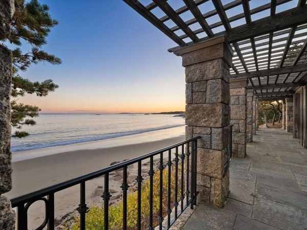 239 Summer, Manchester, MA 01944