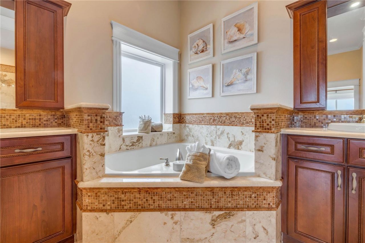 423 S Atlantic Avenue, Unit 301, New Smyrna Beach, FL 32169 Photo