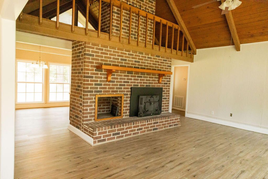 1044 Academy Road Photo 19