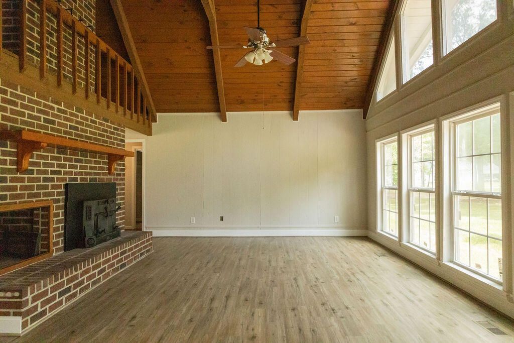 1044 Academy Road Photo 20