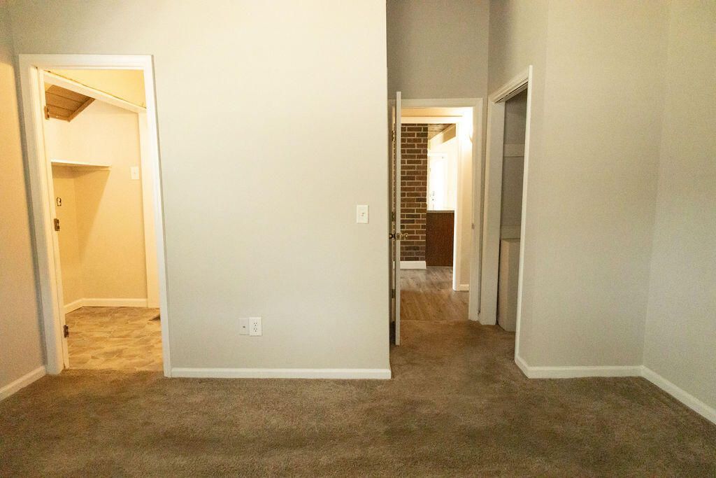 1044 Academy Road Photo 21