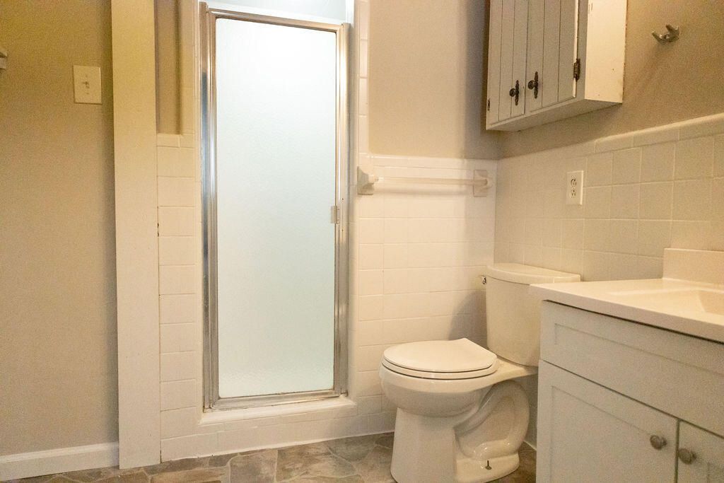 1044 Academy Road Photo 24