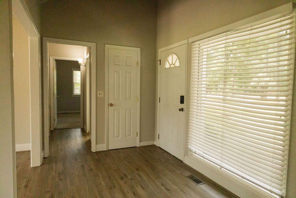 1044 Academy Road Photo 27