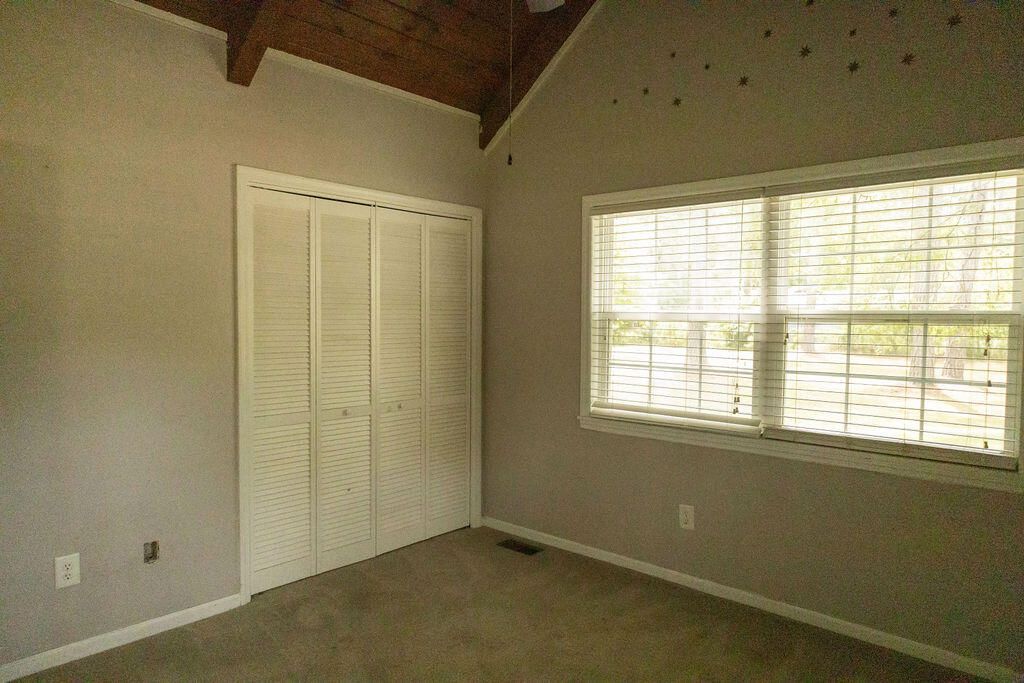 1044 Academy Road Photo 30