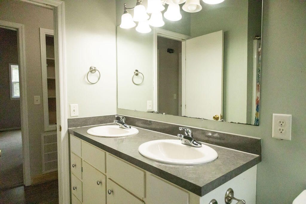 1044 Academy Road Photo 33