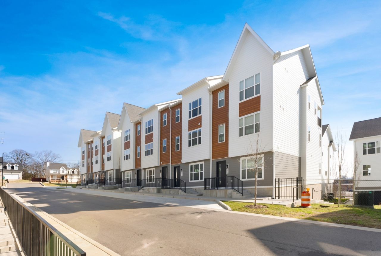 621 Live Life Lane, Nashville, TN 37207 Main Photo