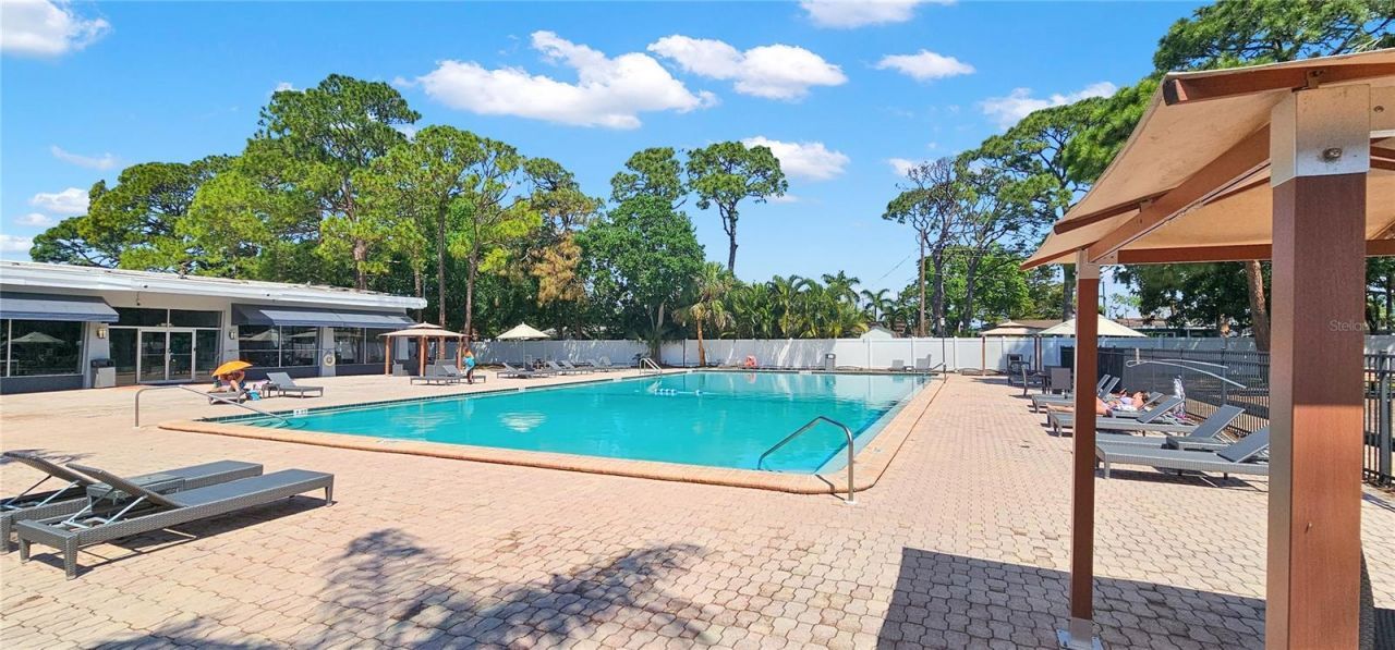 2700 Coconut Bay Lane, Unit 419, Sarasota, FL 34237 Photo