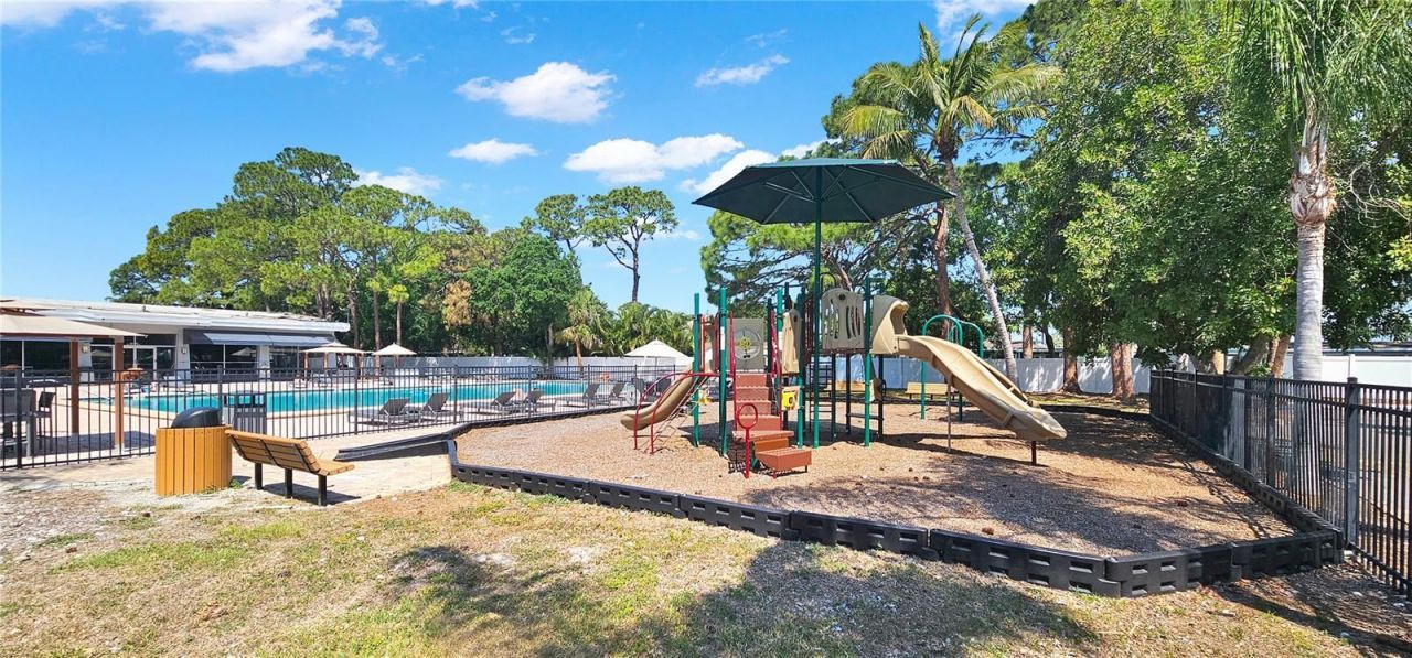 2700 Coconut Bay Lane, Unit 419, Sarasota, FL 34237 Photo