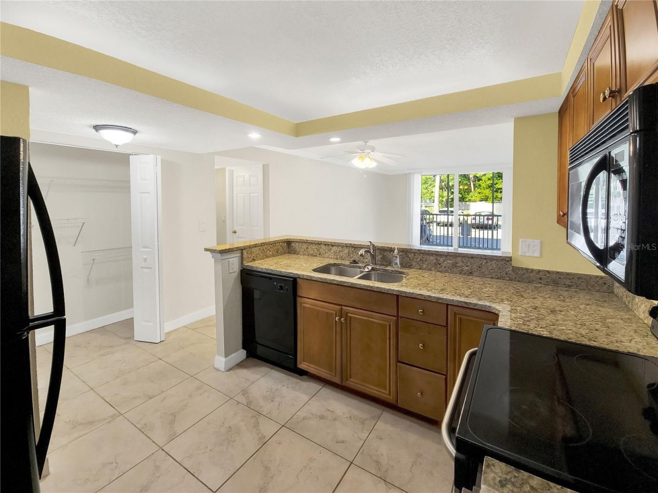 2700 Coconut Bay Lane, Unit 419, Sarasota, FL 34237 Photo