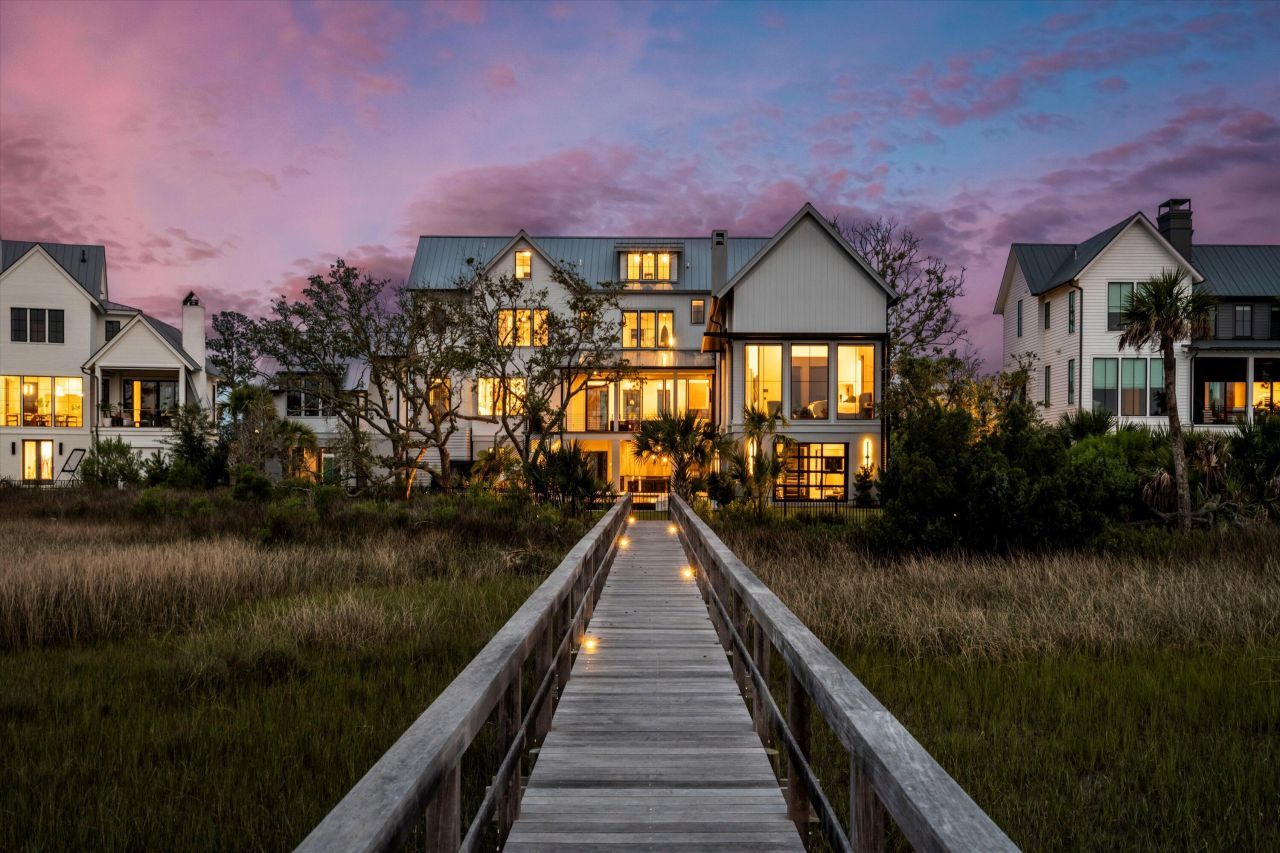 156 Nobels Point Street Photo 3