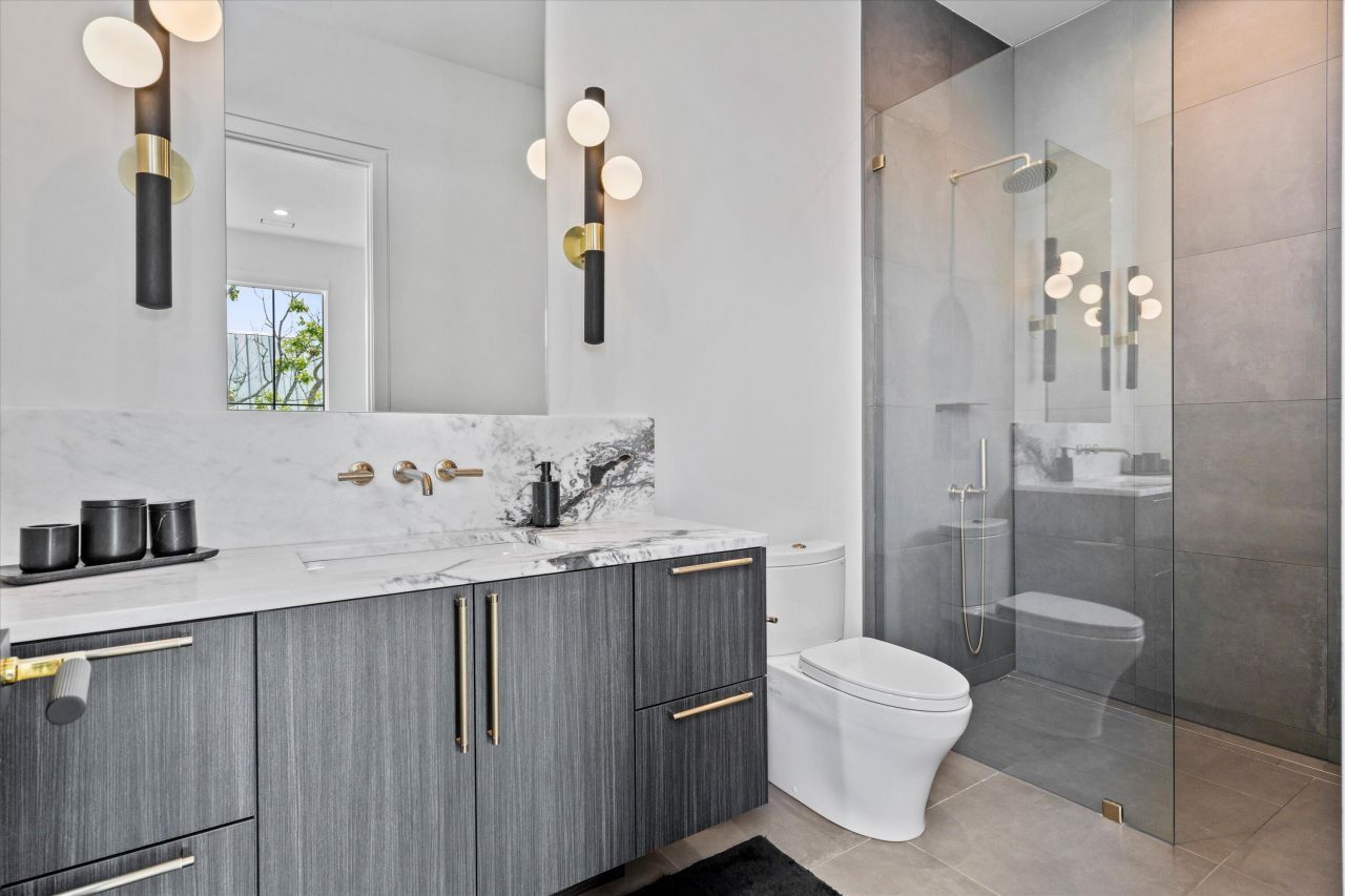 156 Nobels Point Street Photo 49