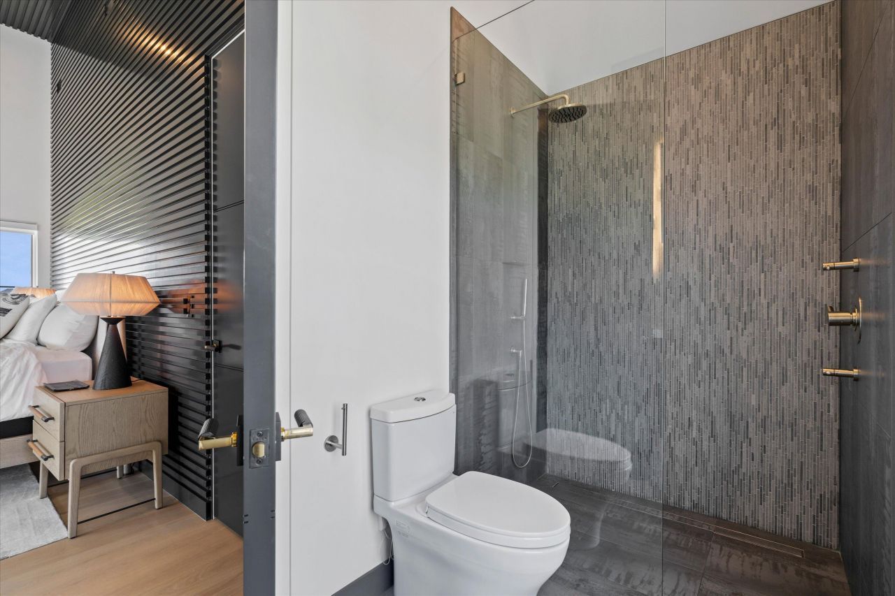 156 Nobels Point Street Photo 69