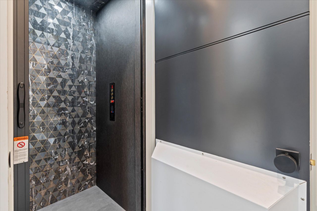 156 Nobels Point Street Photo 77