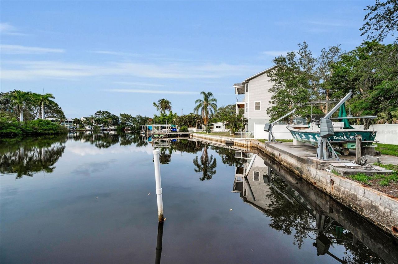 394 Georgia Avenue, Crystal Beach, FL 34681 Photo