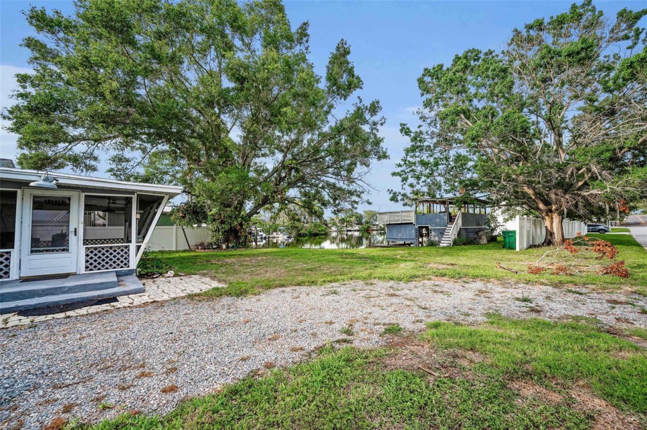 394 Georgia Avenue, Crystal Beach, FL 34681 Photo