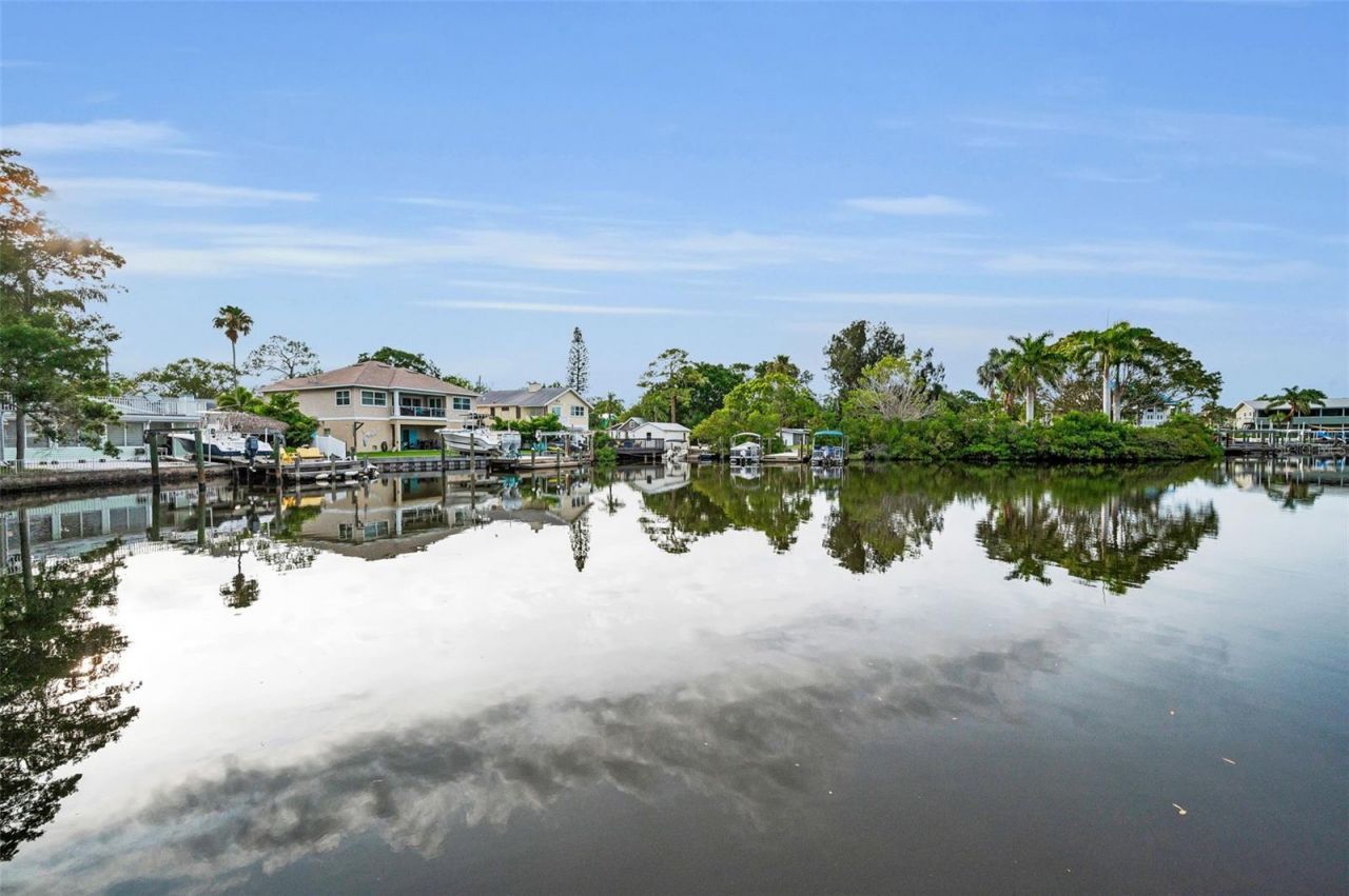 394 Georgia Avenue, Crystal Beach, FL 34681 Photo