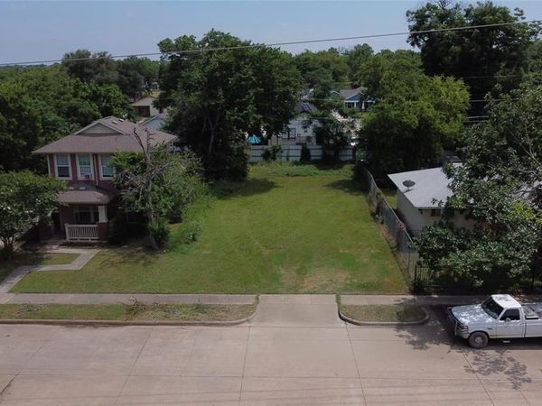 1220 E Annie Street, Fort Worth, TX 76104