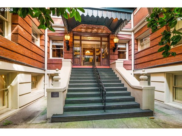 2083 NW JOHNSON ST, Unit 44, Portland, OR 97209