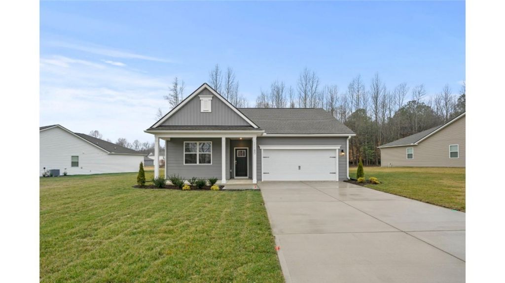 207 Gallop Way, Yorktown, VA 23690 Main Photo