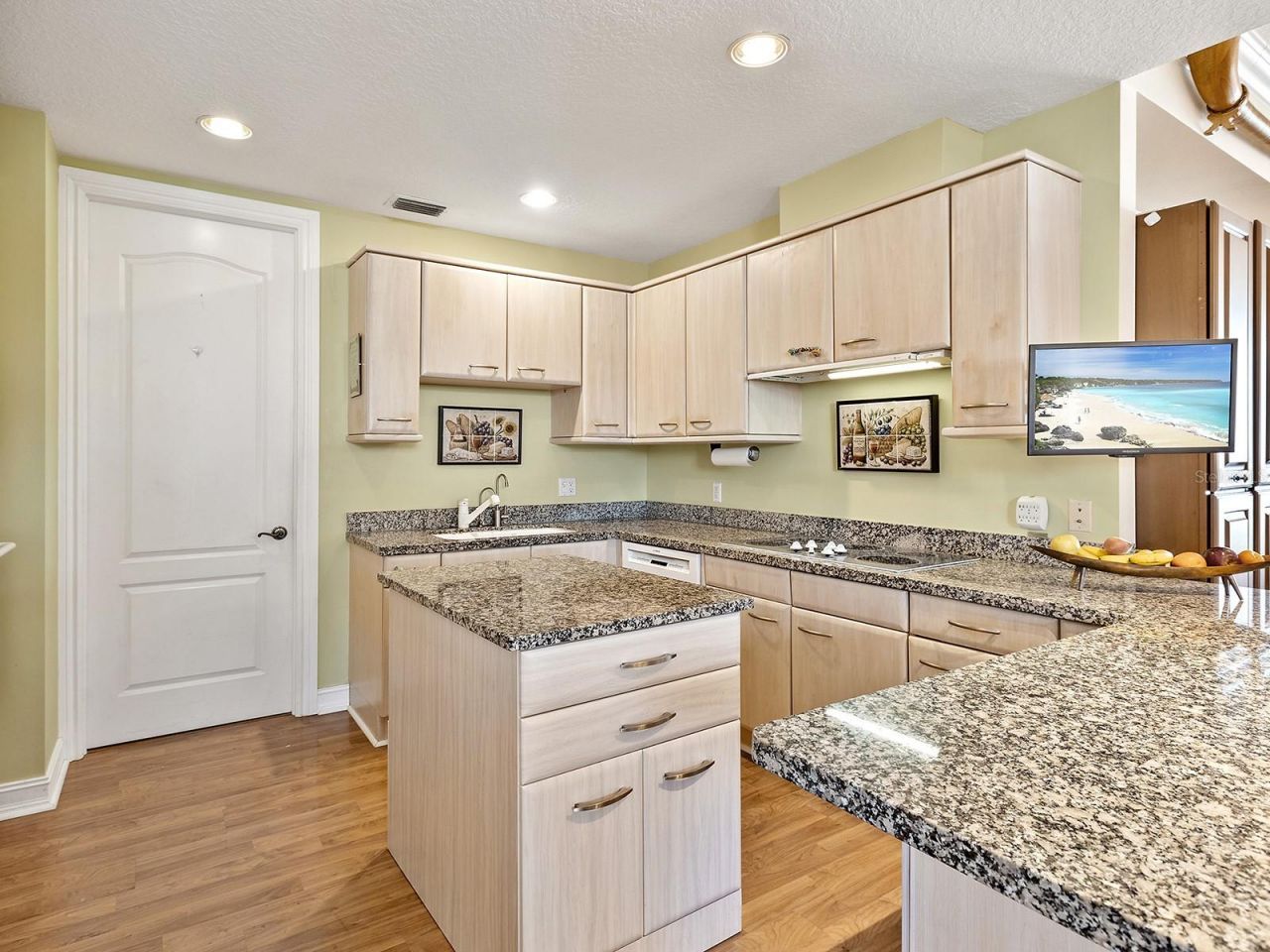 1233 N Gulfstream Avenue, Unit 401, Sarasota, FL 34236 Photo