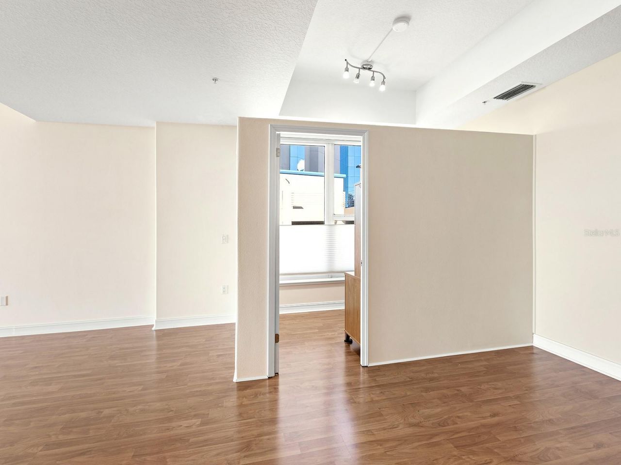 1233 N Gulfstream Avenue, Unit 401, Sarasota, FL 34236 Photo