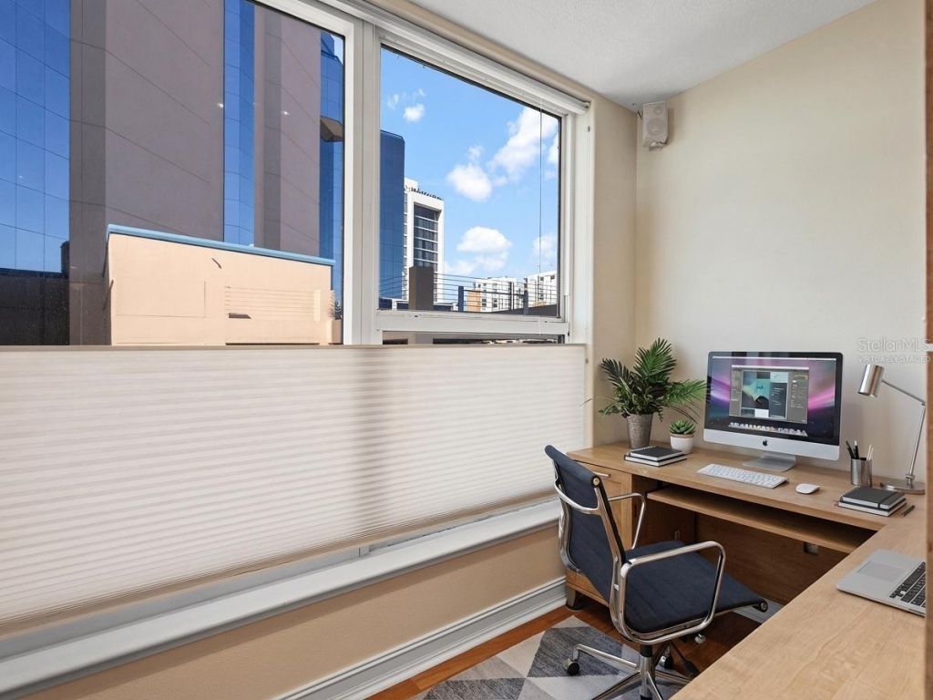 1233 N Gulfstream Avenue, Unit 401, Sarasota, FL 34236 Photo