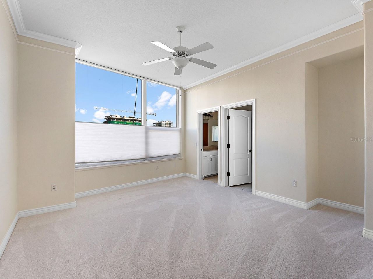 1233 N Gulfstream Avenue, Unit 401, Sarasota, FL 34236 Photo