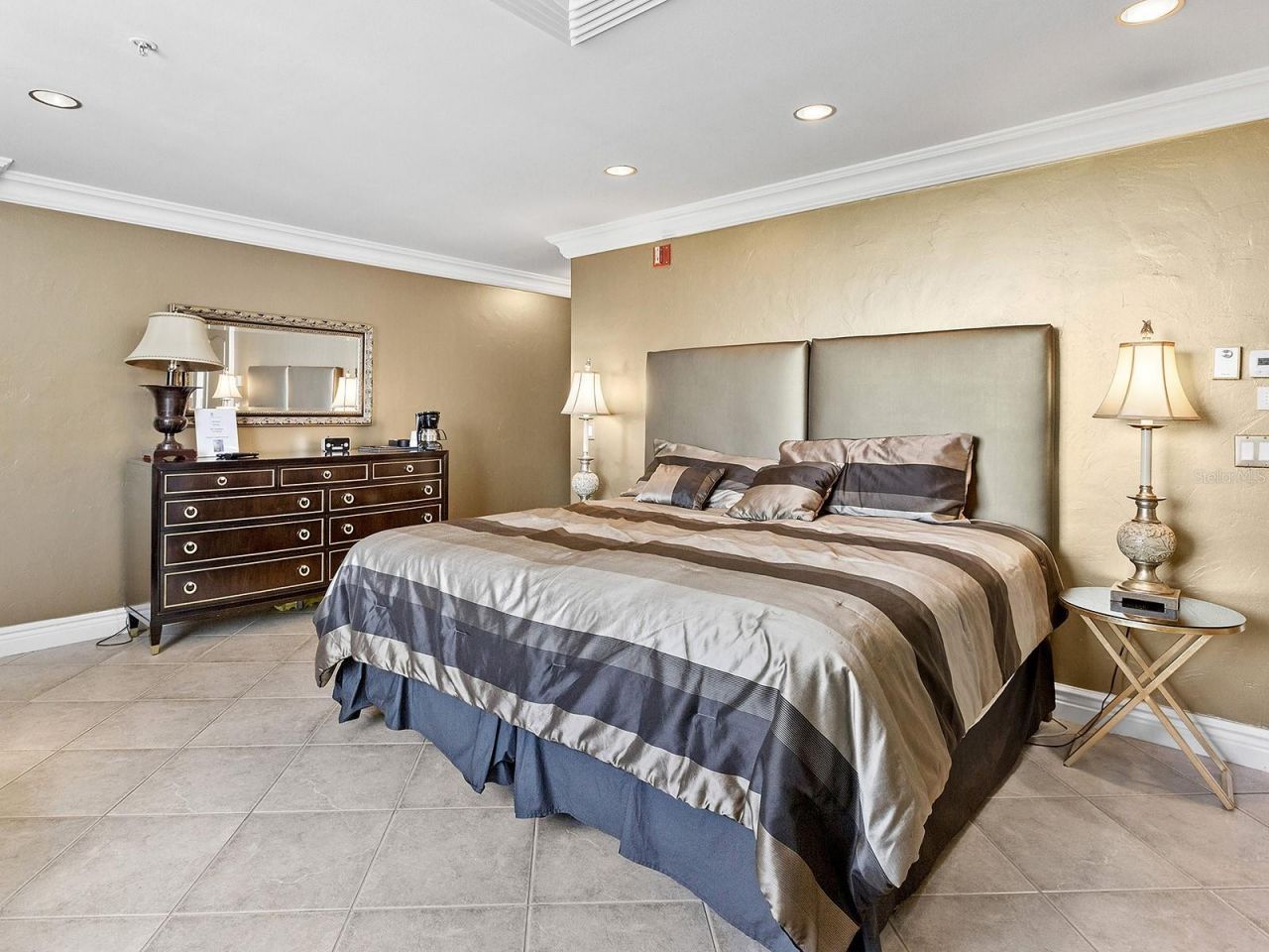 1233 N Gulfstream Avenue, Unit 401, Sarasota, FL 34236 Photo