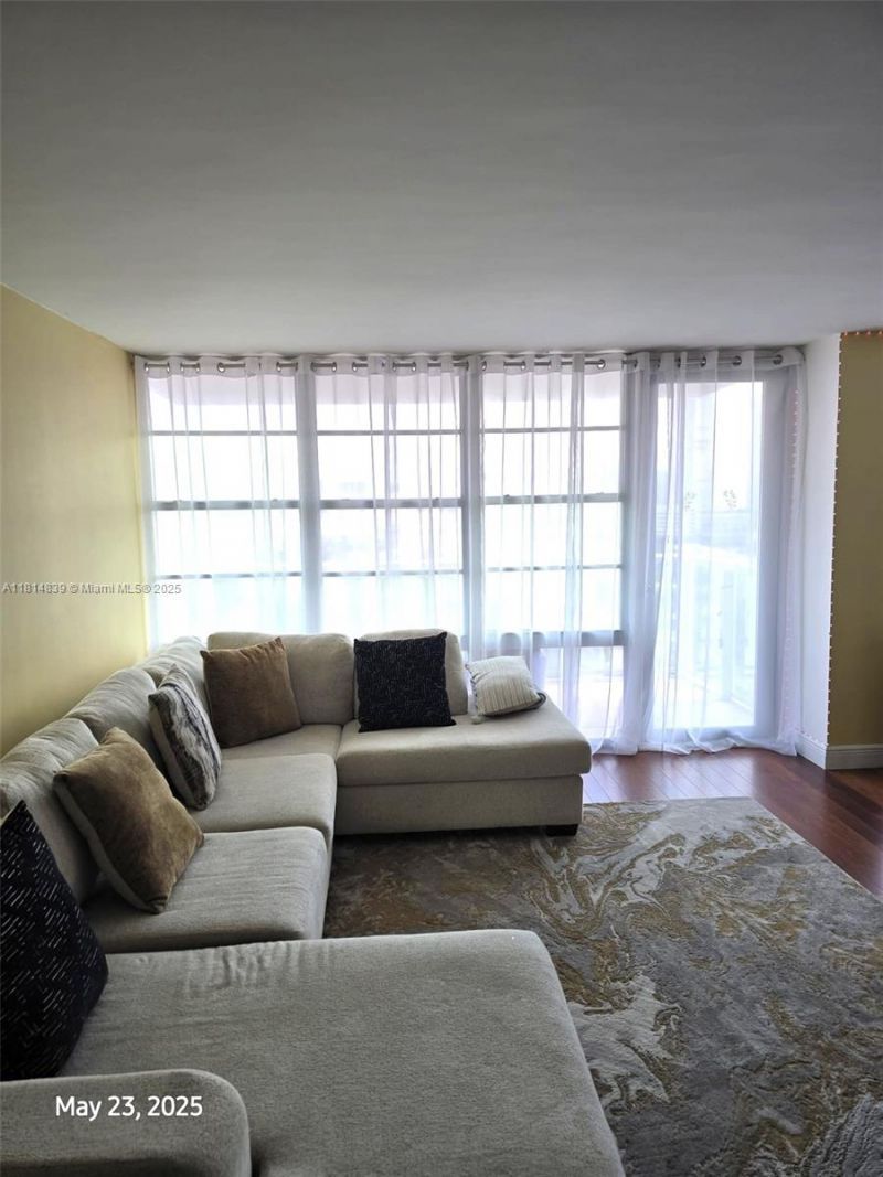 230 174th St, Unit 1805, Sunny Isles Beach, FL 33160 Photo