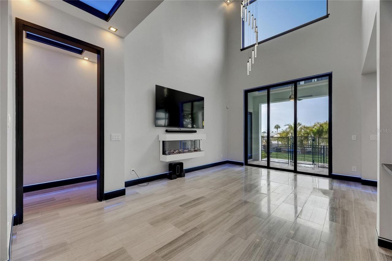 6528 Simone Shores Circle, Apollo Beach, FL 33572 Photo