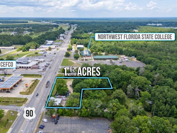 742 W Us Highway 90, DeFuniak Springs, FL 32433
