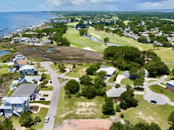 4136 Madura Rd, Gulf Breeze, FL 32563