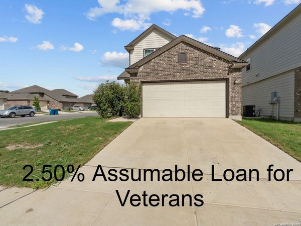 10573 green lake, San Antonio, TX 78223