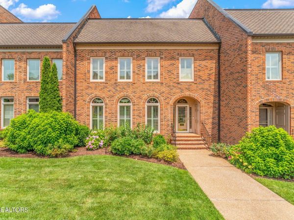 3340 Kingston Pike, Knoxville, TN 37919