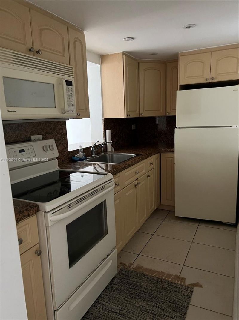 1740 NW N River Dr, Unit 221, Miami, FL 33125 Photo