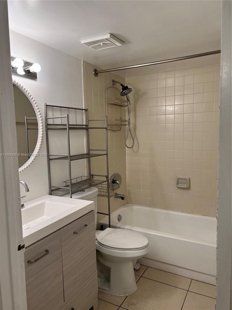 1740 NW N River Dr, Unit 221, Miami, FL 33125 Photo