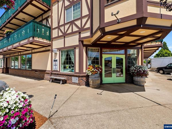 190 E Charles St, Mt Angel, OR 97362