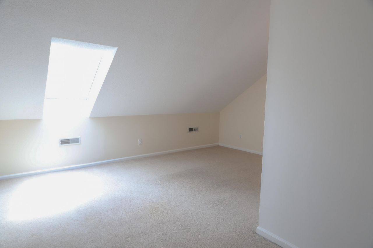 403 Sunnyside Way Photo 18