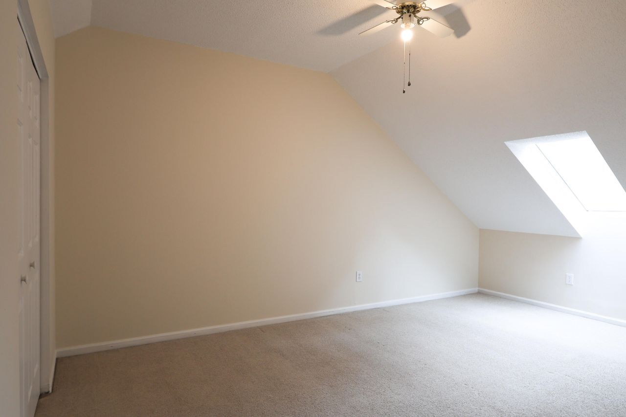 403 Sunnyside Way Photo 19